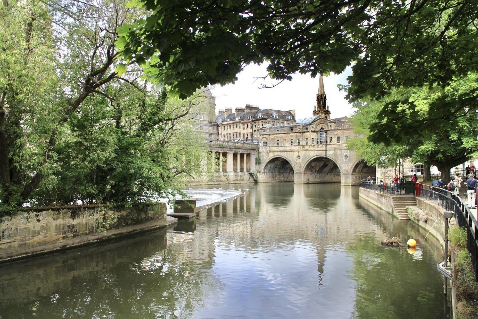 2 Bedroom Apartment In Bath City Centre With Garden & Free Parking Zewnętrze zdjęcie